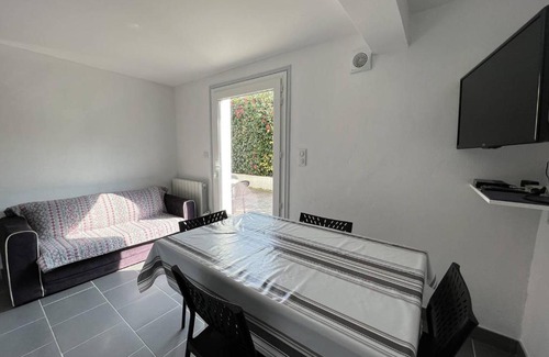 Cambo-les-Bains Apartment | Coquet T1 Bis avec Terrasse en Rez-de-Jardin, Cambo-les-Bains - FR-1-495-91