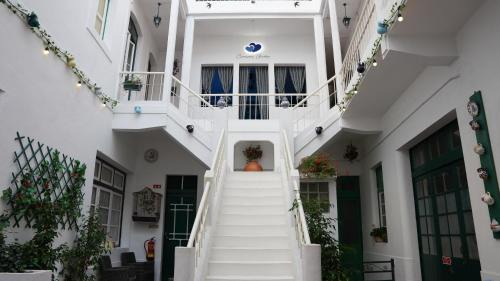 Alcobaca House | Corações Unidos "A Pensão"