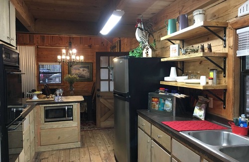 Tyler Cabin | Cora's Cabins