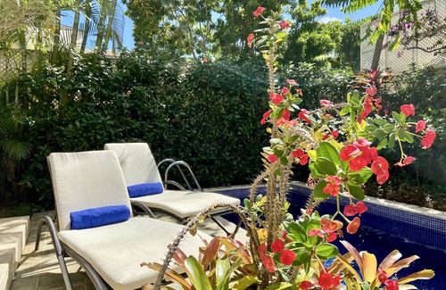 Mullins Villa | Coral Breeze steps from Mullins Beach