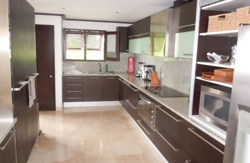 Old Trees Bay Apartment | Coral Cove 15 in Paynes Bay by Personal Villas - Alluring Beach View