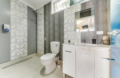 Yeppoon Hotel | Coral Inn Boutique Motel