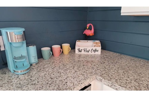 Pirates Beach West House | Coral Reef - BeachSide Getaway, King Bed, EV Charging, Fast WiFi, Roku TVs