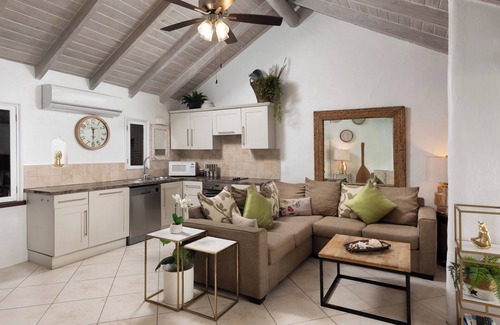 Lazaretto Apartment | Coralita No.3, Oceanfront Apartment Near Sandy Lane
