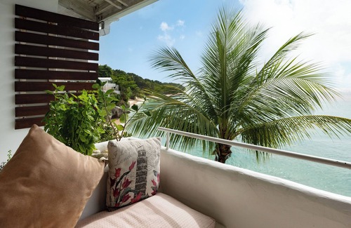 Lazaretto Apartment | Coralita No.3, Oceanfront Apartment Near Sandy Lane