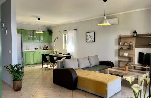 Pentati Apartment | Coralli Pentati 1 "Dimitris Apartments"