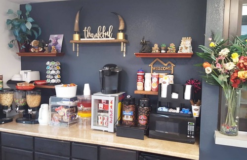 Hutchinson Hotel | Coratel Inn & Suites by Jasper Hutchinson