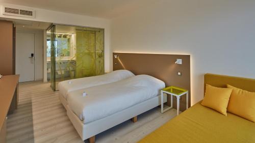 Lommel Hotel | Corbie Lommel Ring
