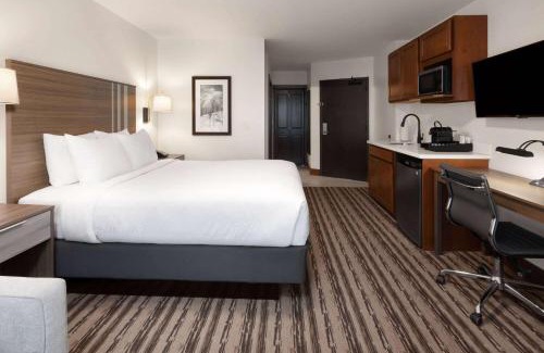 Snowshoe Hotel | Corduroy Inn and Lodge, Trademark Collection by Wyndham