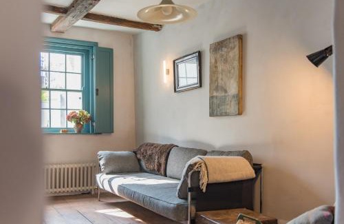 Deal House | Cordyline Cottage - charming cottage, seconds from the beach