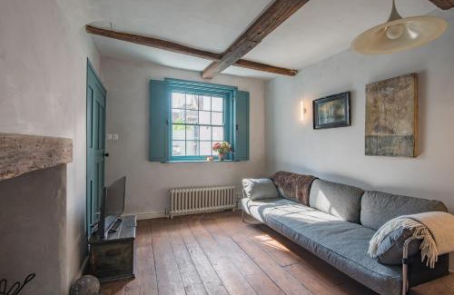 Deal House | Cordyline Cottage - charming cottage, seconds from the beach