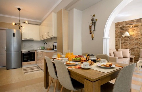 Dafnata Apartment | Corfu Fully equipped Havens - Lola's Private Gem