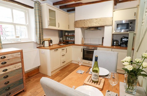 Staindrop Cottage | CORNER COTTAGE, pet friendly, character holiday cottage in Staindrop
