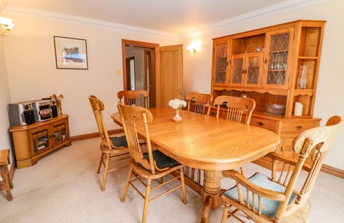 Cinderford Cottage | CORNER HOUSE, pet friendly, with a garden in Cinderford