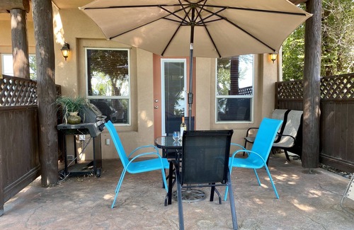 Okanagan-Similkameen House | Corner lakefront townhouse, perfect for Snowbirds, golfing, & wine touring