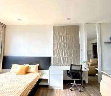 Kampung Bukit Dukong Apartment | Corner Unit Landmark Residence 2, High Floor, Nice View, WiFi & Tvbox, Free Parking