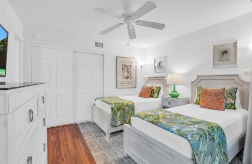 Park Shore House | Corner Unit Updated And Near Lobby