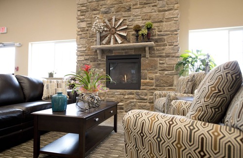Oelwein Hotel | Cornerstone Inn & Suites