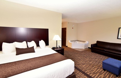 Oelwein Hotel | Cornerstone Inn & Suites