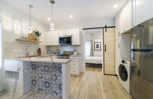 Wadeview Park House | Corporate/Executive Housing - Downtown - SoDo - 30 days +