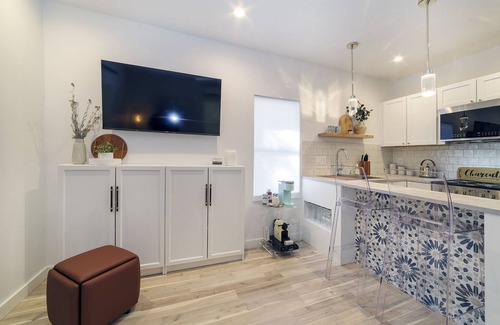 Wadeview Park House | Corporate/Executive Housing - Downtown - SoDo - 30 days +