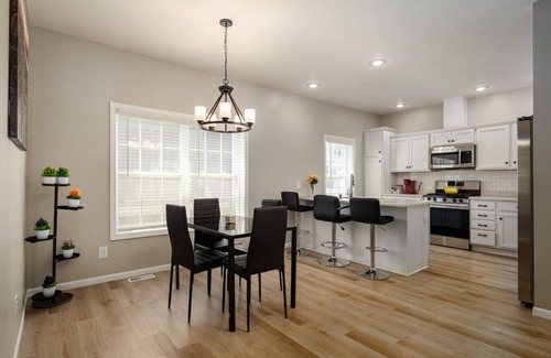 Oak Creek House | Corporate Housing by MGM