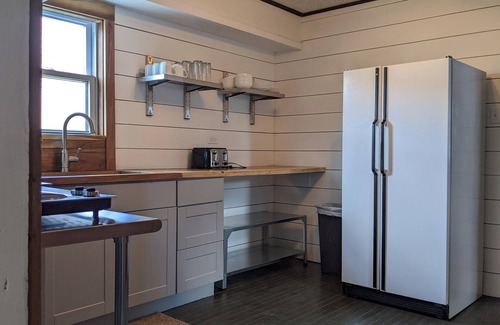 Dunning Cottage | Corporate Housing for Travel Nurses and Interns Located Near O'Hare & Hospitals