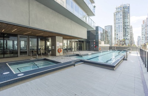 Downtown Vancouver Apartment | Corporate Stays - Spacious 2BR with Luxury Features and Pool