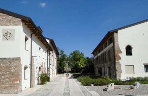 Nogarole Rocca Hotel | Corte Della Rocca Bassa
