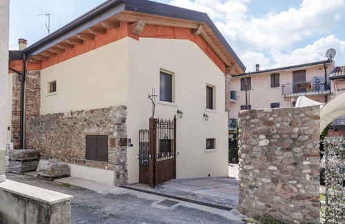 Castelnuovo del Garda Apartment | Corte Monteleone - Family Suite