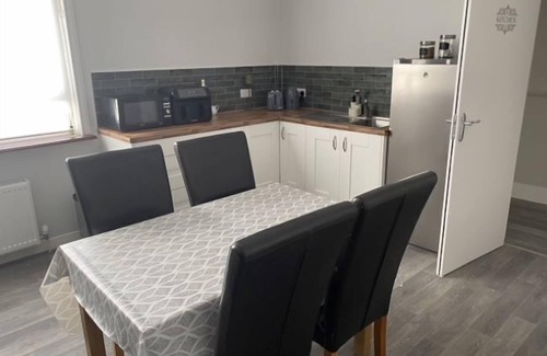 Roscoe Apartment | Cortoon Inn, Double Room 3 (1 DBL)