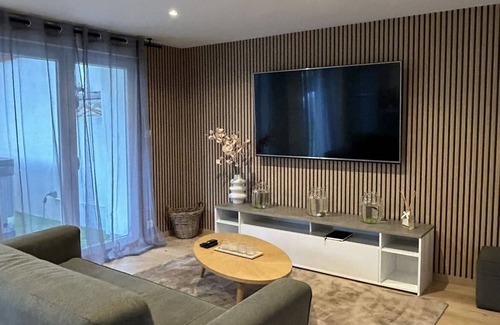 Champigneulles Apartment | Cosalà Appartement Avec spa Privatif Sauna et Jacuzzi à 5 Minutes de Nancy