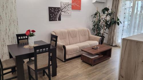 Stefanestii de Jos Apartment | Cosmopolis - ap cu gradina si piscina