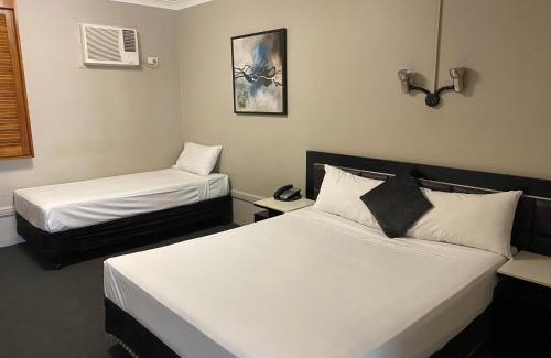 Rockhampton Hotel | Cosmopolitan Motel & Serviced Apartments