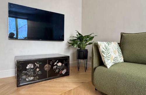 Old Town Apartment | Cosmopolitan Nest