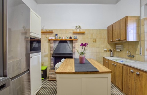 Viladamat Villa | Costabravapartment - Can Roura, 5kms to the beautiful Costa Brava beaches.