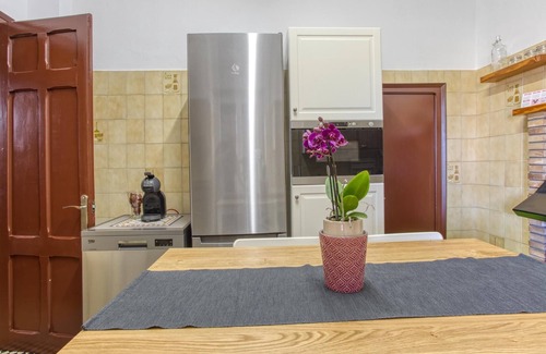 Viladamat Villa | Costabravapartment - Can Roura, 5kms to the beautiful Costa Brava beaches.