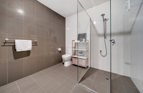 Lyons Apartment | Cosy 1-Bed With Balcony, Pool & Leisure Area