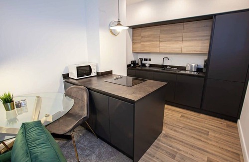 Bolton Apartment | Cosy 1 Bedroom Apartment in Bolton