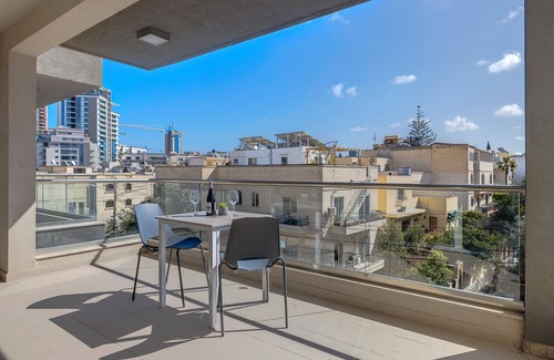 Swieqi Apartment | Cosy 1BR Apartment in Central St Julian's
