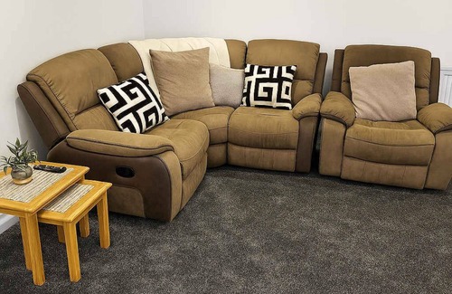 Easton House | Cosy 2-Bed Retreat -10 Mins to City Centre