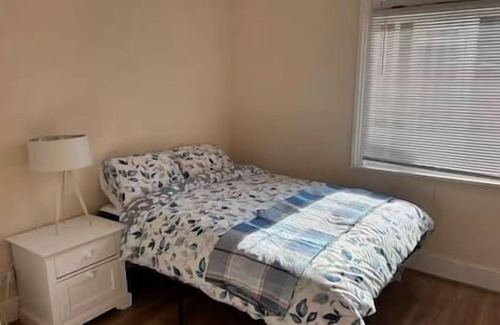 Charlton Apartment | Cosy 2BD Garden Flat - FREE PARKING - Near O2, Excel, City Airport