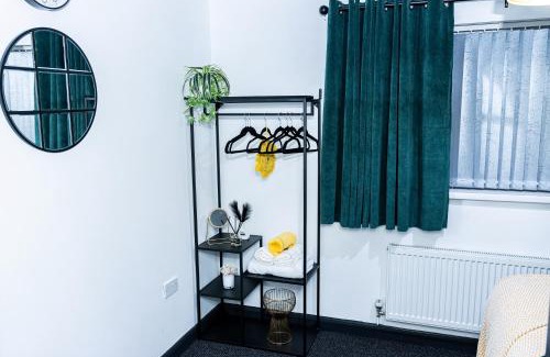 Wolverhampton House | Cosy 2Bedroom House-Perfect for Long & Short Stay