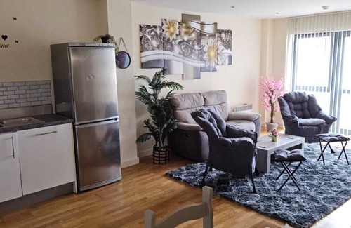 Vauxhall Apartment | Cosy 2BR Flat| City Views| 4mn World Museum