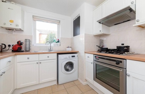 Milton Keynes House | Cosy 2BR Home near Milton Keynes Centre