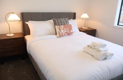 Henderson House | Cosy 2BR House in Awaroa Road