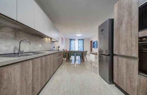 Il-Balluta Apartment | Cosy 3BR home with Private Terrace in Sliema by 360 Estates