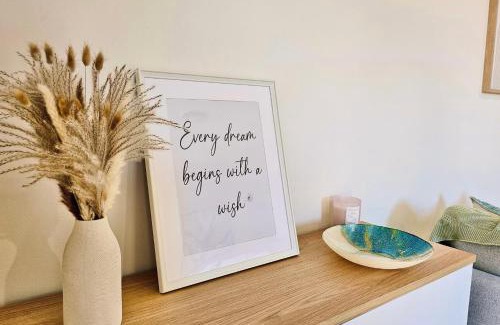 Ryde Villa | Cosy 3BR House, 7 mins drive to Macquarie Centre, 5 stars on AirB&B