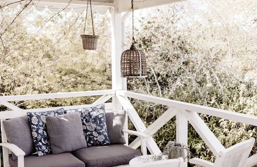 Daylesford Cottage | Cosy and authentic 1870s miner's cottage - Views, fireplace, stroll into town