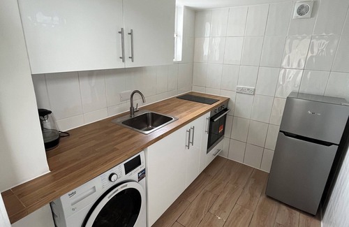 Custom House Apartment | Cosy and Convenient 1BD Home near ExCel London